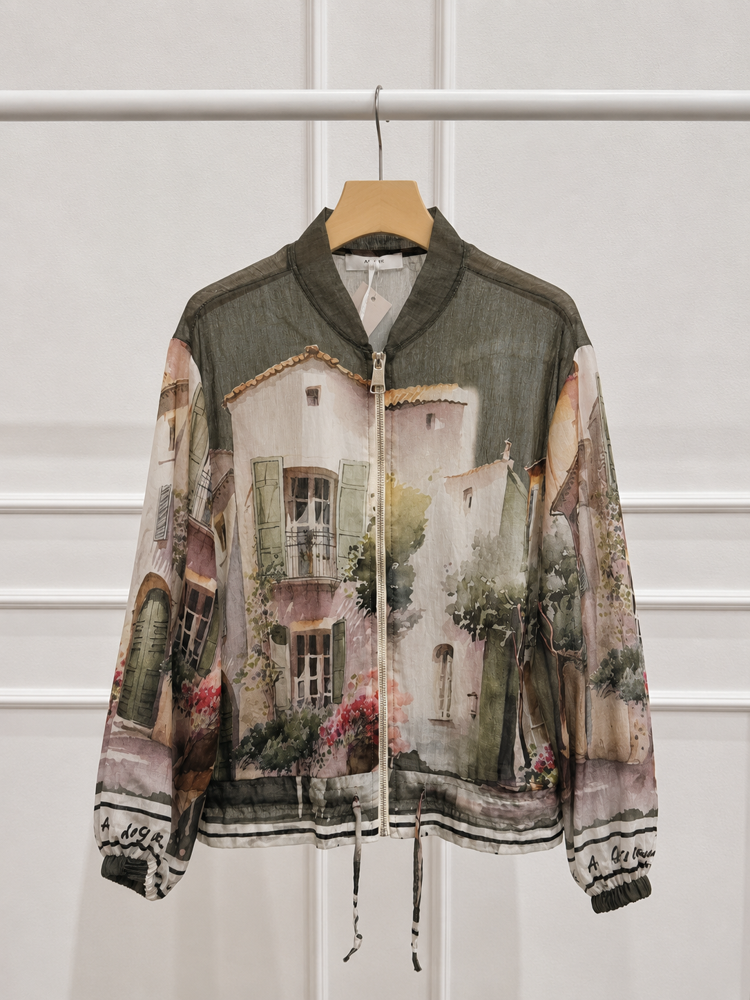 Leichte Bomberjacke mit Print