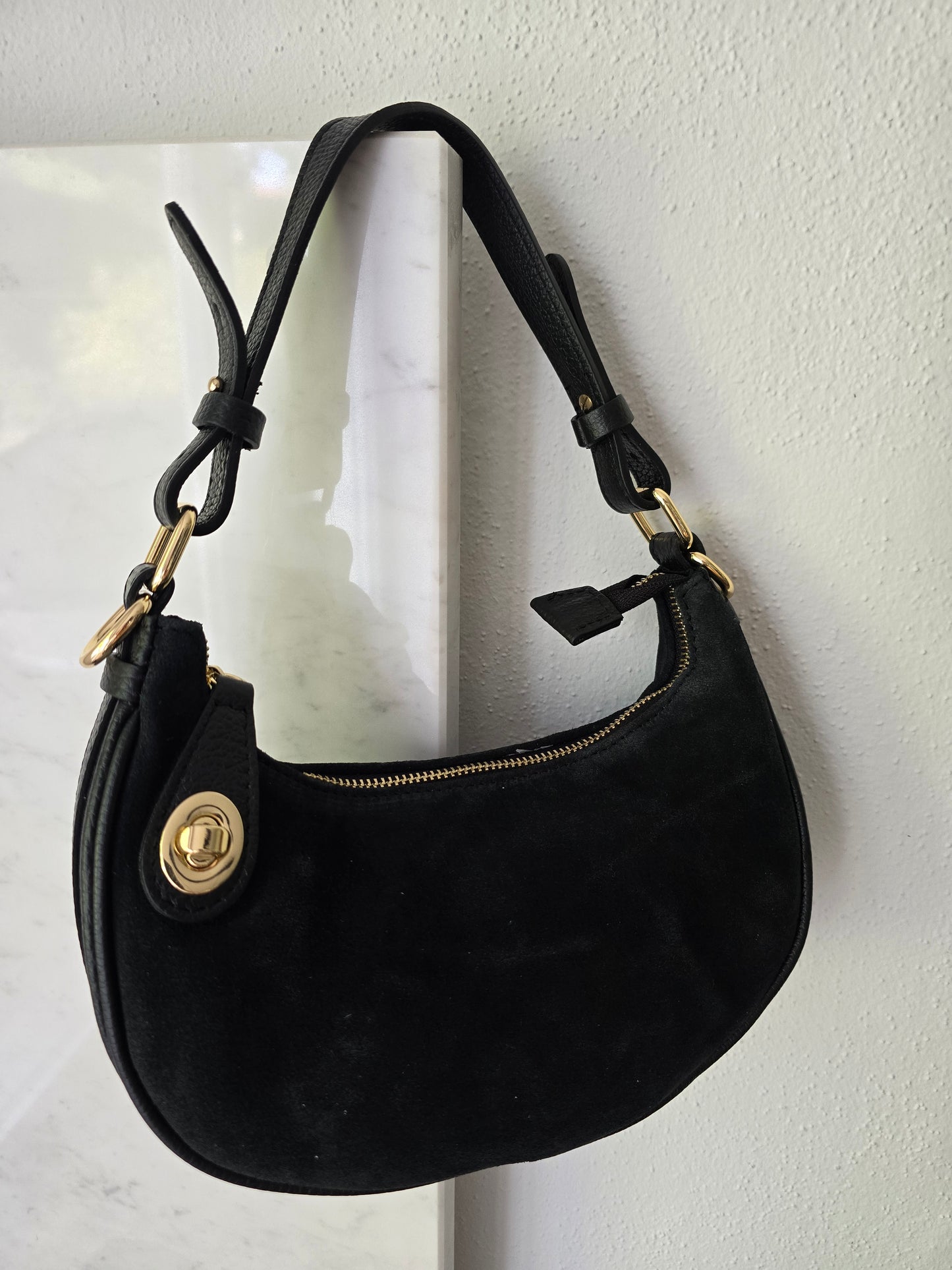 Elegante Tasche Pia Halbmond Wildleder