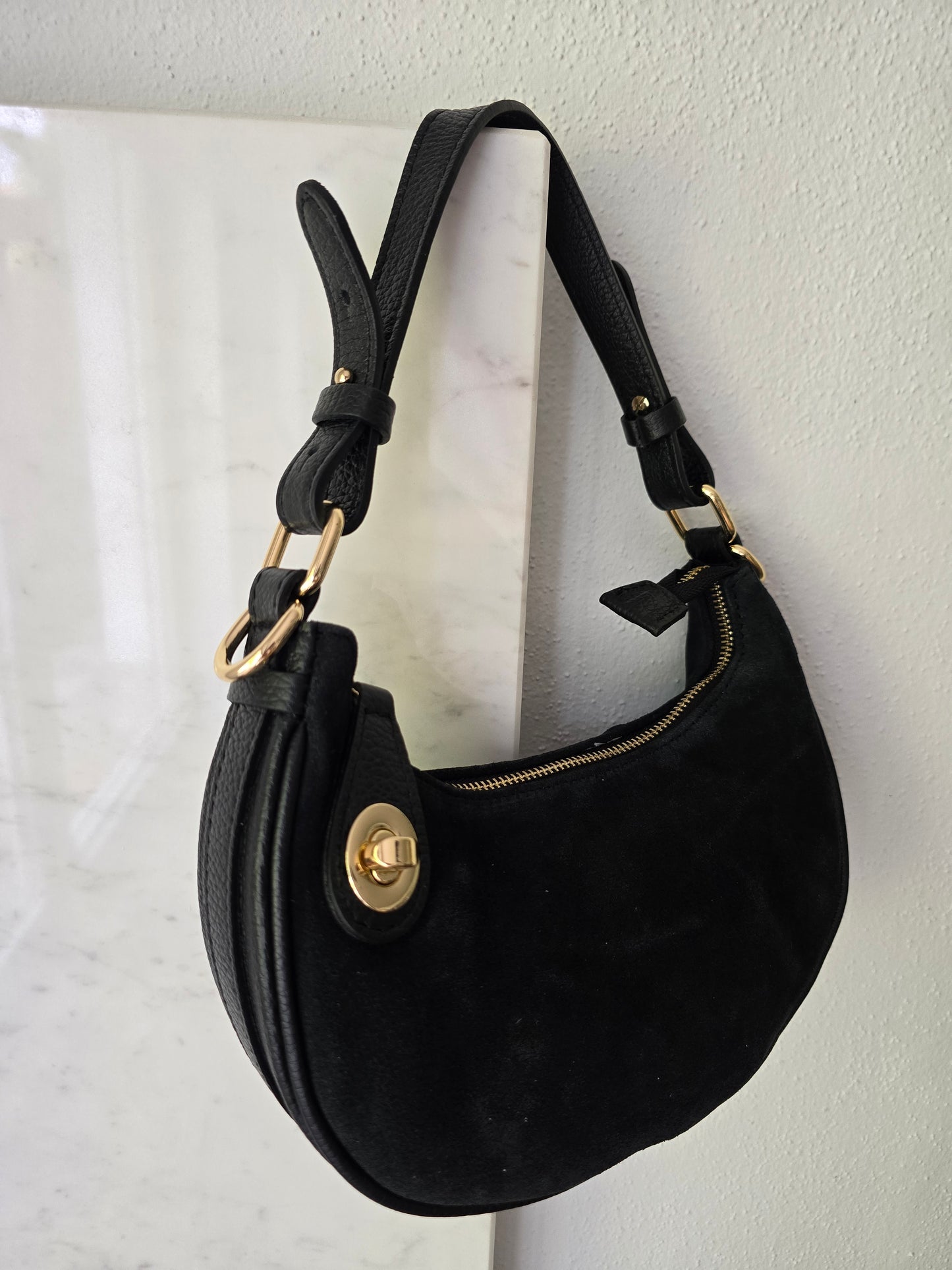 Elegante Tasche Pia Halbmond Wildleder