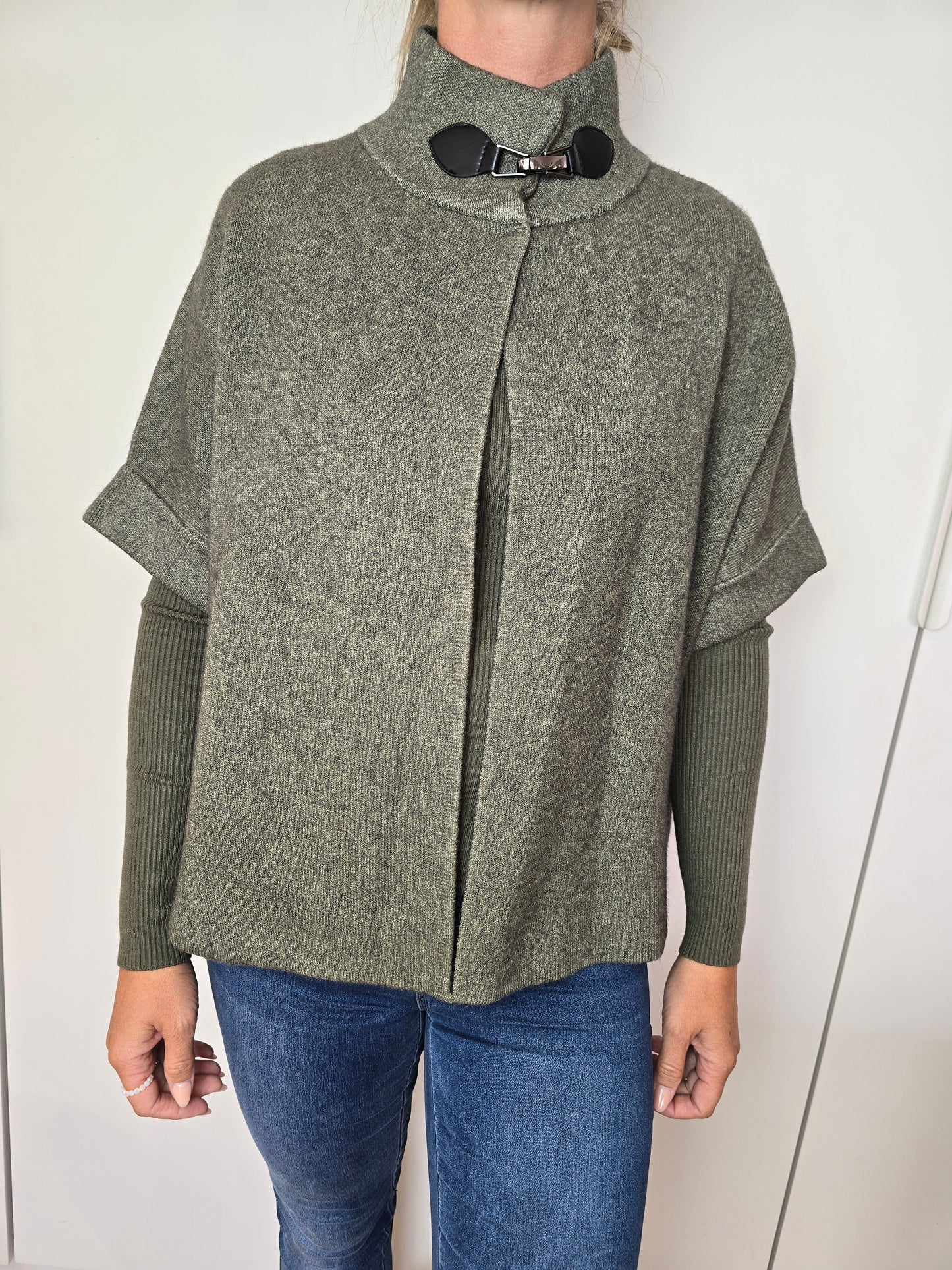 Eleganter Poncho
