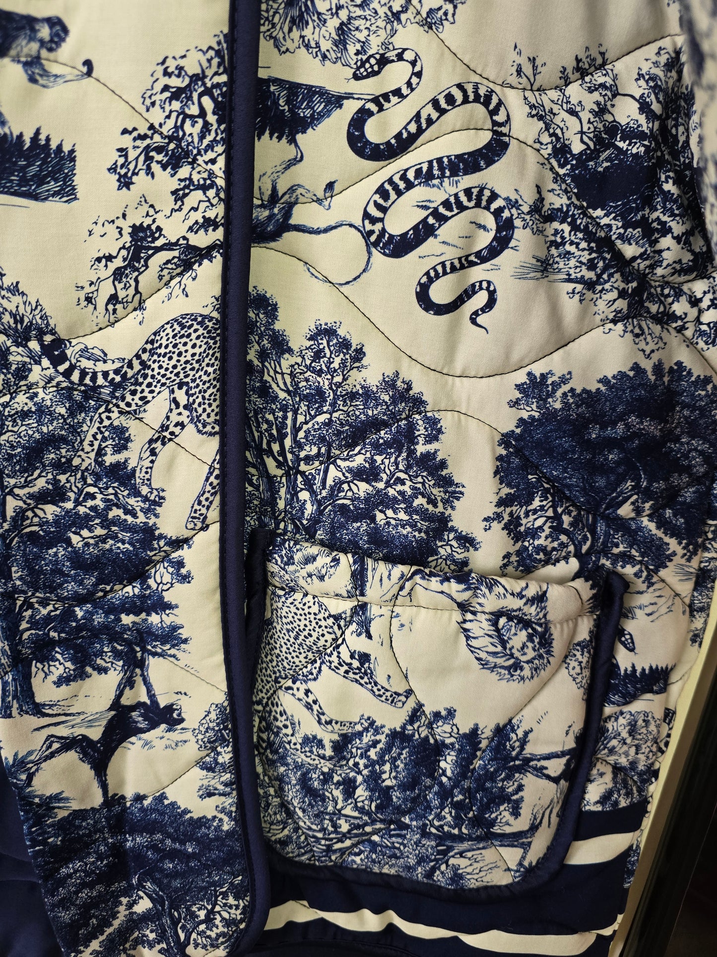 Damen Sommer Steppjacke im Toile de Jouy Design – Eleganz trifft Komfort