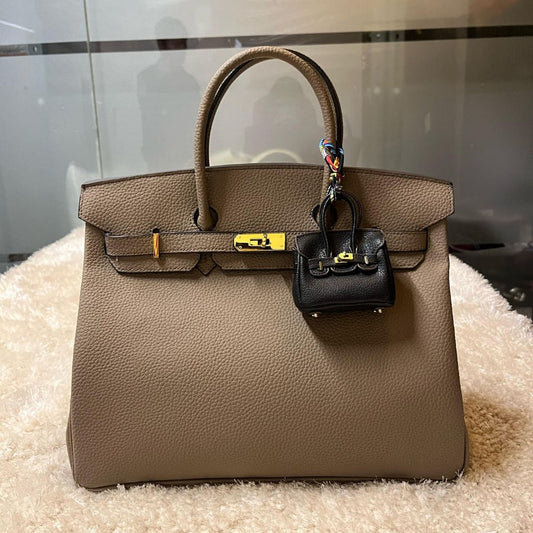 Taschenanhänger Mini Bag – Edles Accessoire mit Goldverschluss