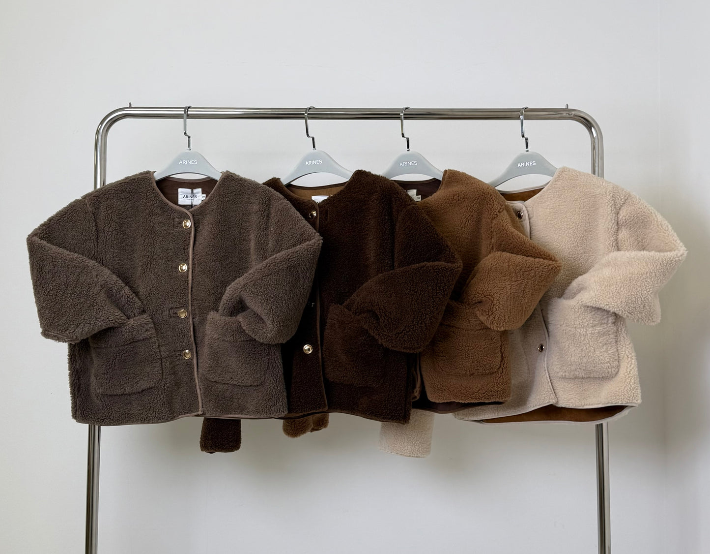 Teddy Cardigan mit goldenen Knöpfen