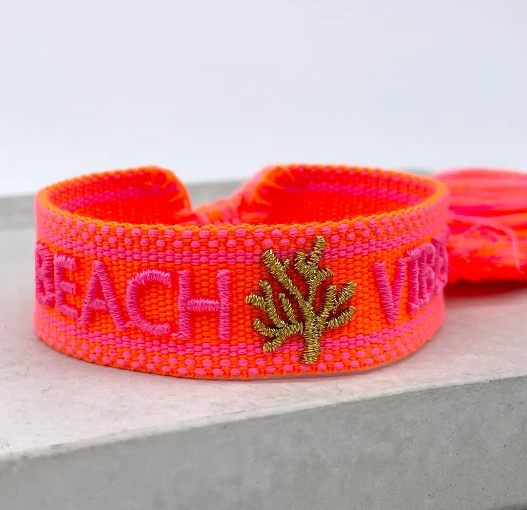 BEACH VIBES Statement Armband gewebt im Boho Style