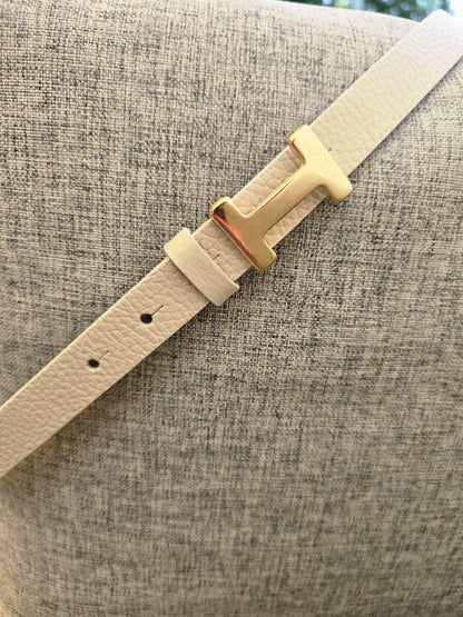 Eleganter Ledergürtel mit goldener H-Schnalle