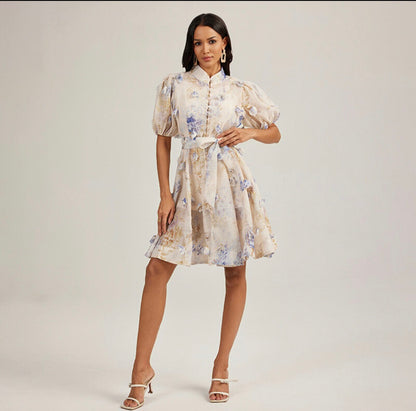 Elegantes Sommerkleid mit floralem Muster L/XL