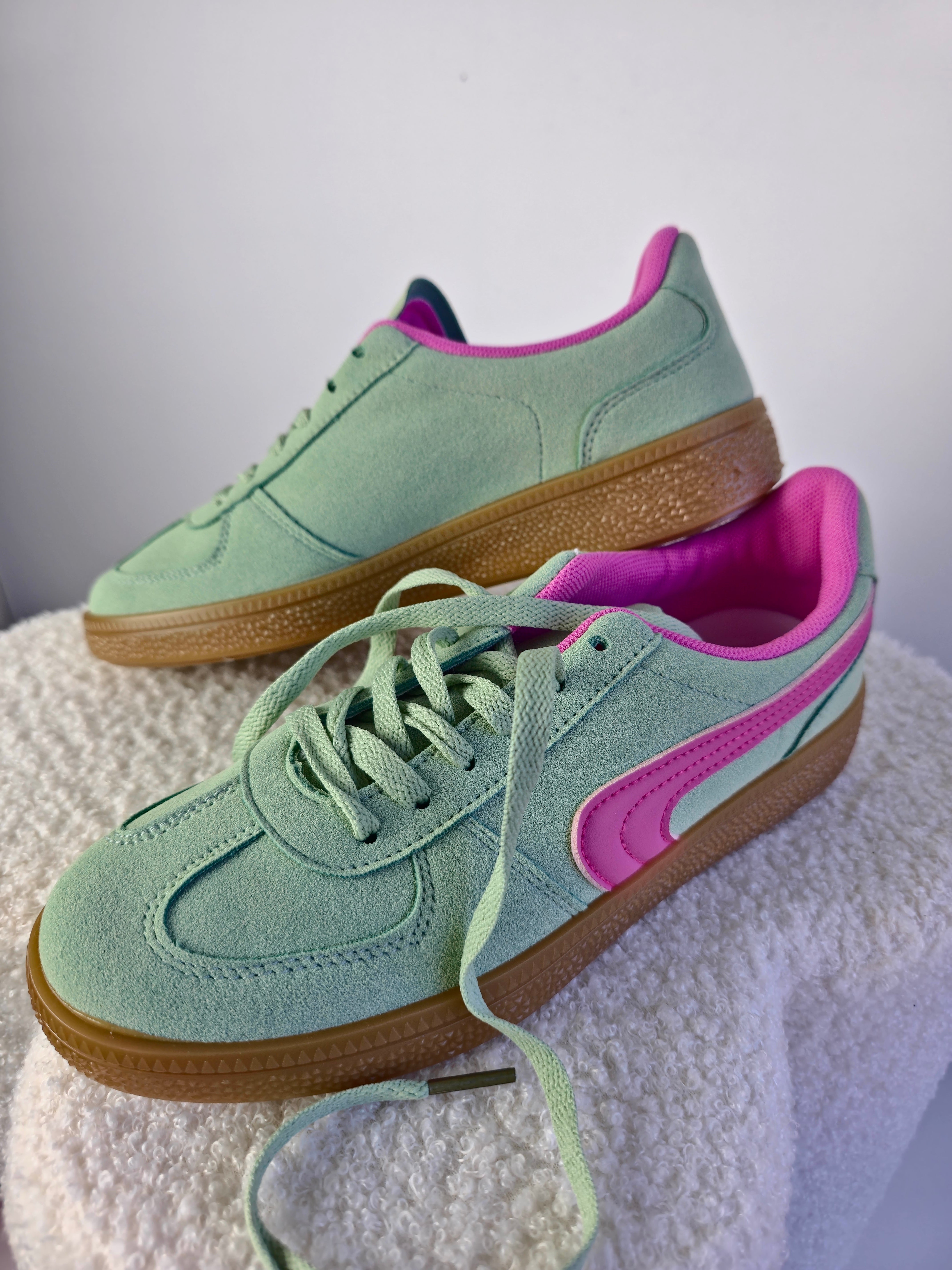 Sneaker Spring