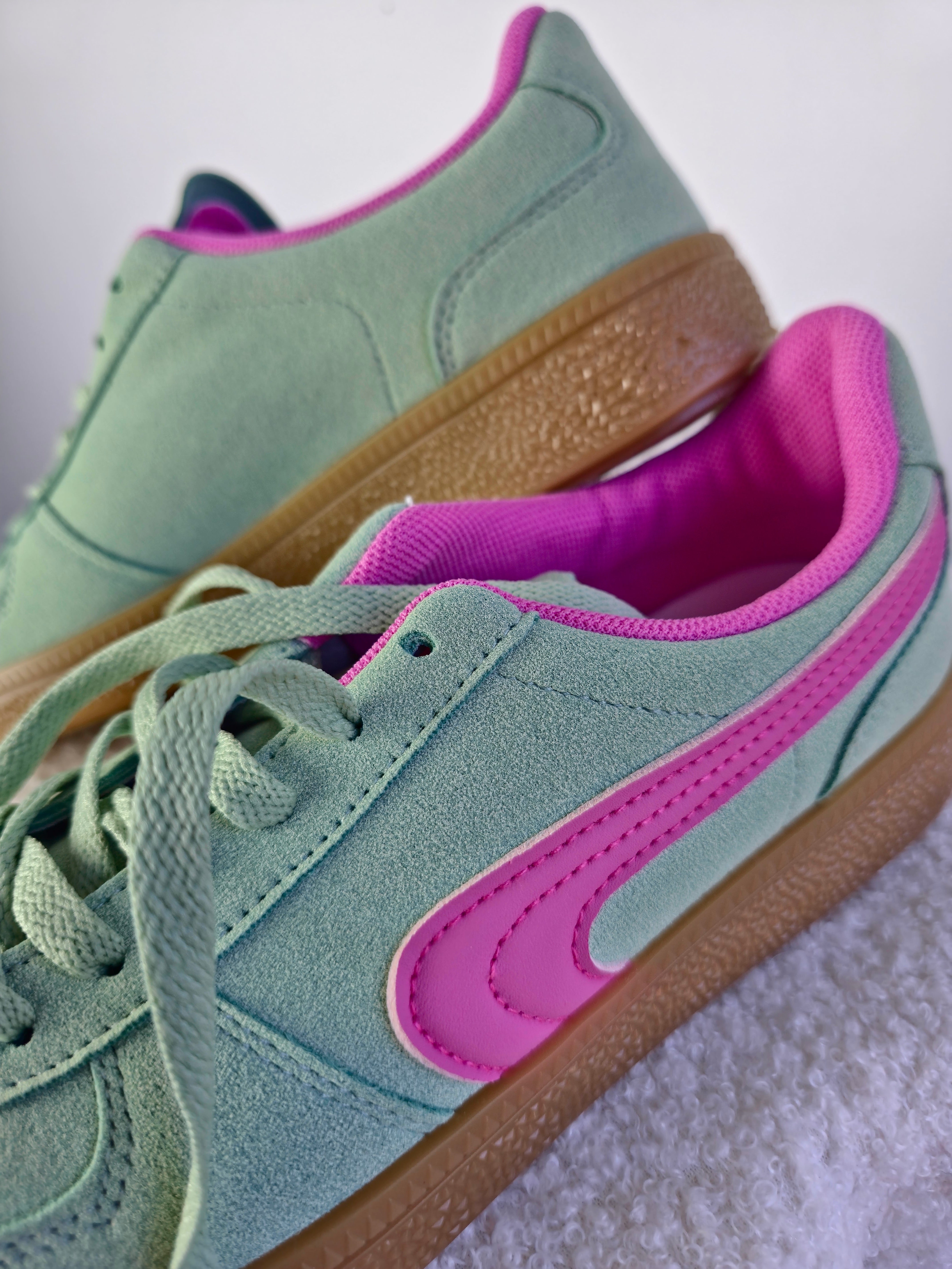 Sneaker Spring