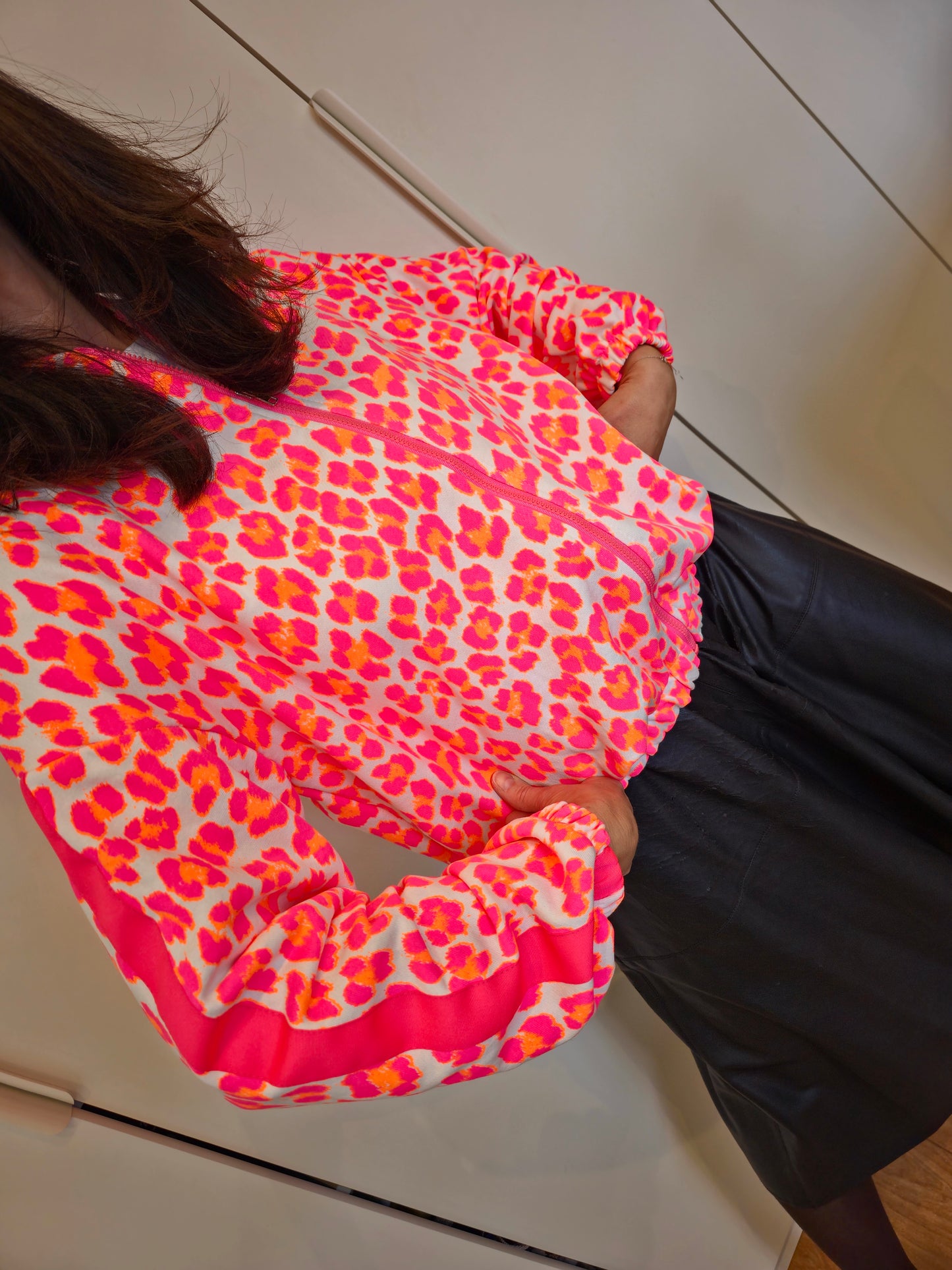 Stylische Sweater Jacke Animal Print