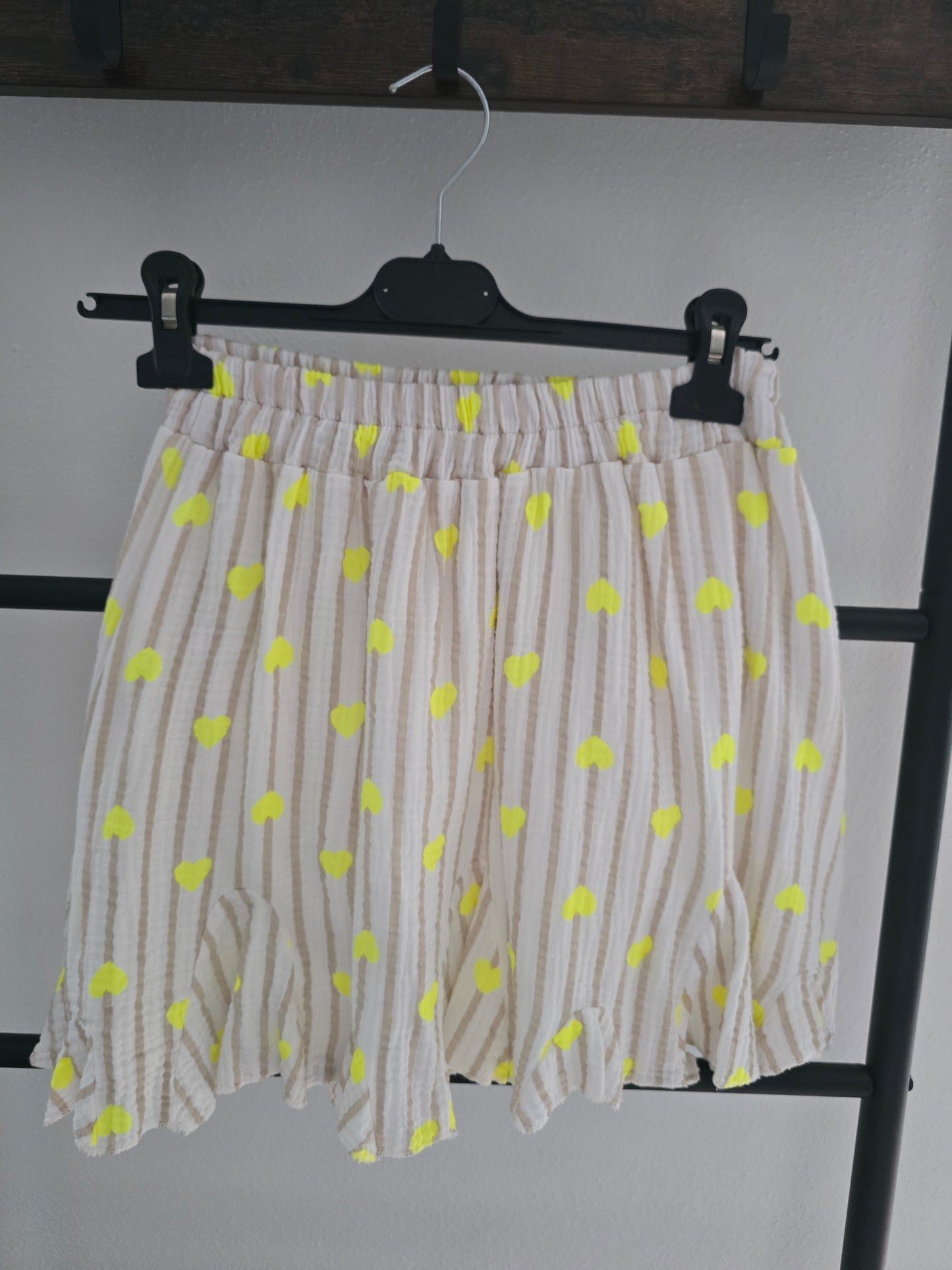 Musselin Hose Herzl in Rock Optik Beige/Gelb