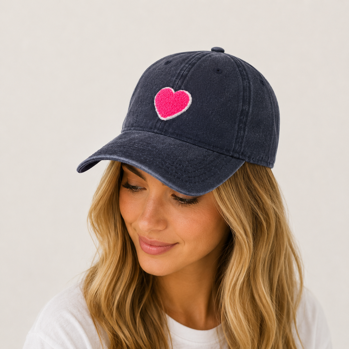 Zwillingsherz Basecap mit neonpink Herzpatch auf der Vorderseite 