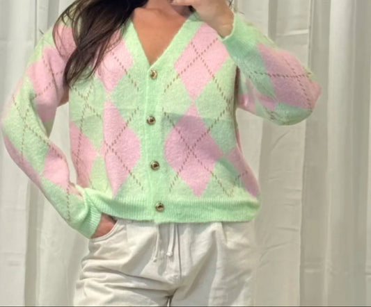 Damen Strickjacke mit Argyle Muster in Mint und Rosa und goldenen Knöpfen