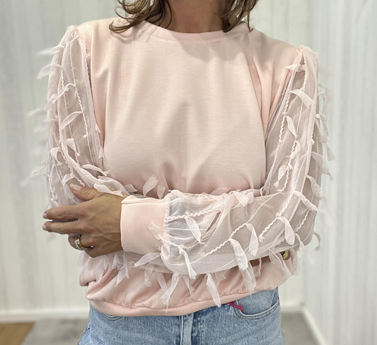 Sweatshirt transparenten Ärmeln und dekorativen Applikationen