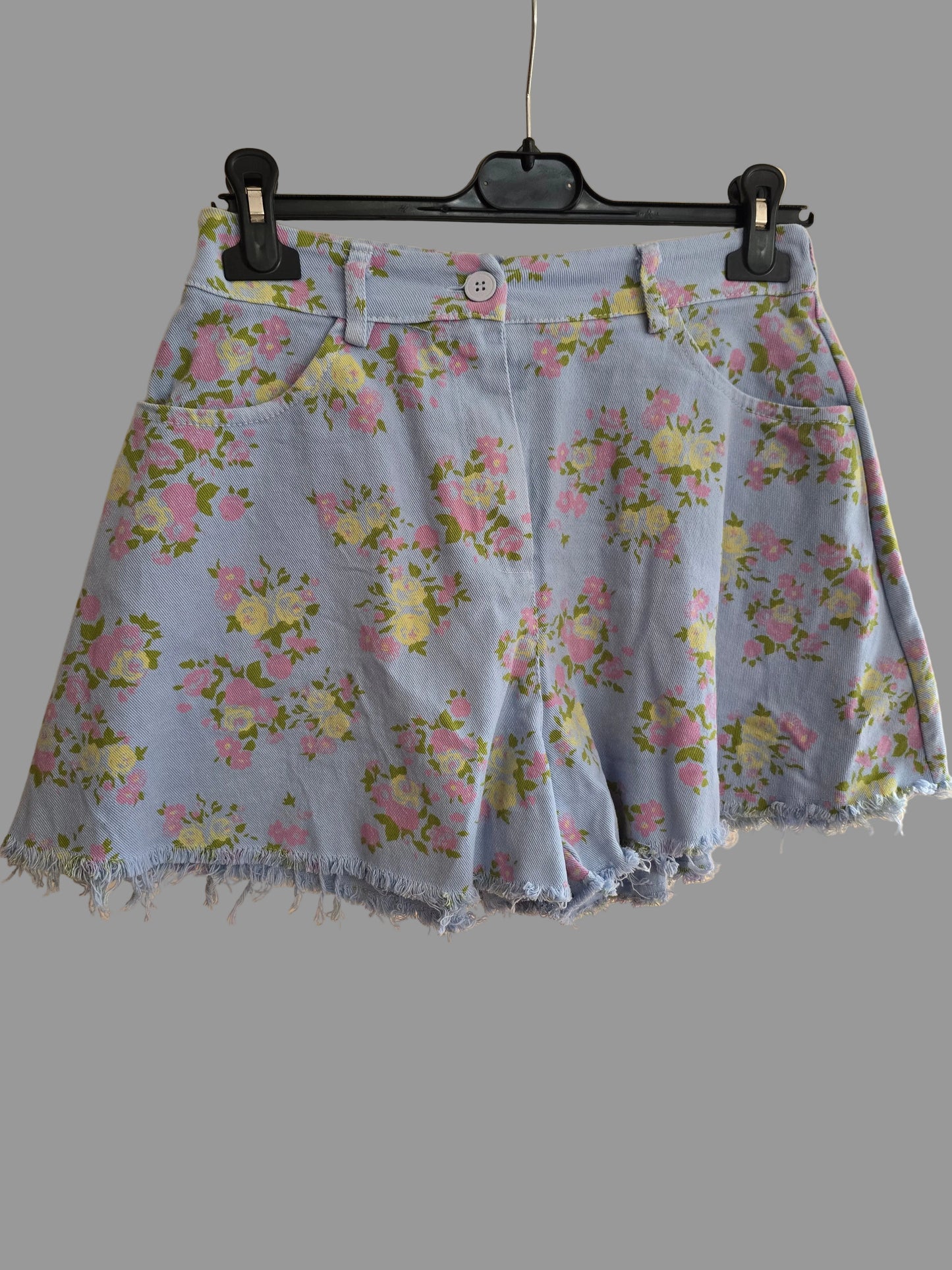 Jeans shorts mit blumen print in blau