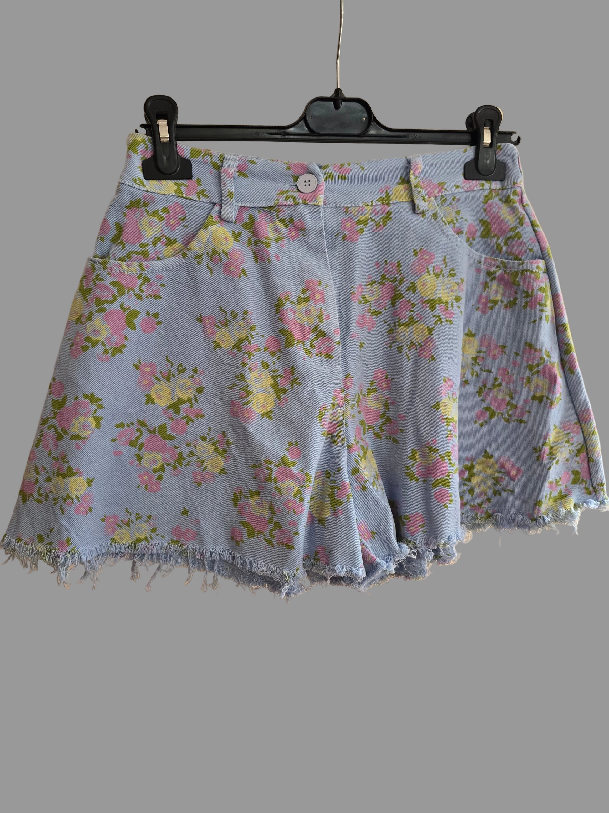 Jeans shorts mit blumen print in blau