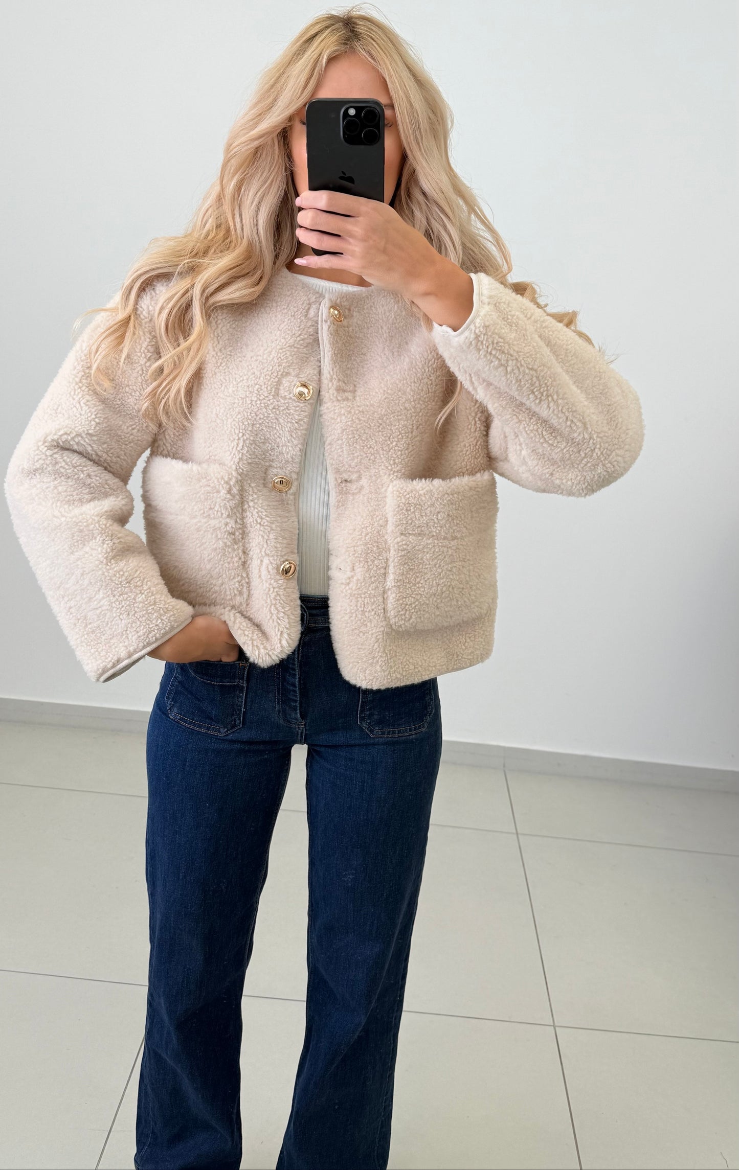 Teddy Cardigan mit goldenen Knöpfen