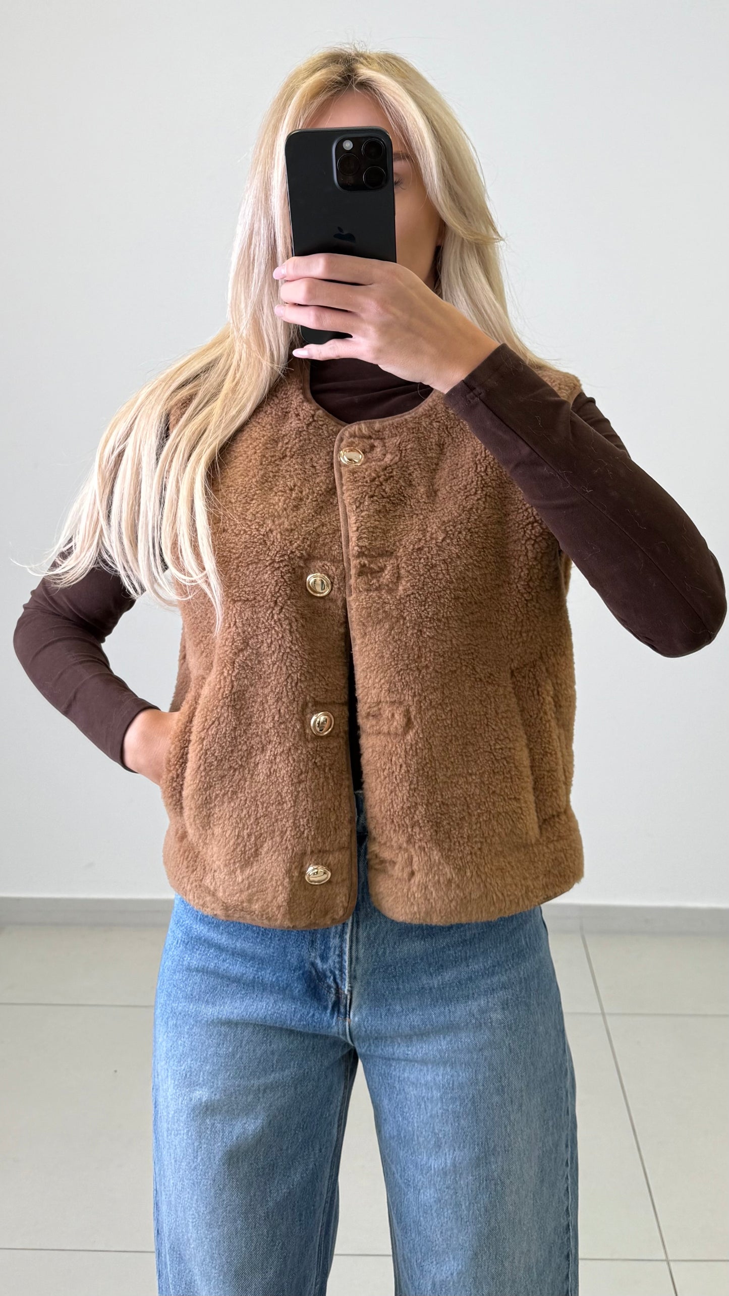 Teddy Weste mit goldenen Knöpfen