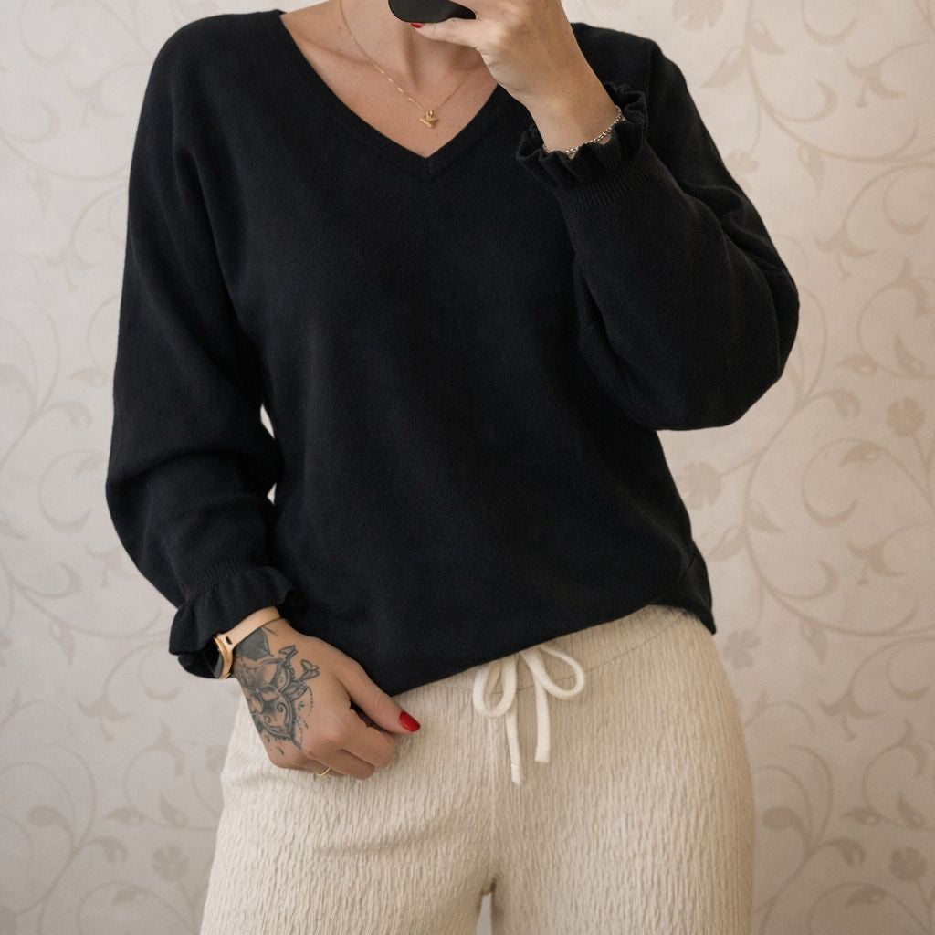 Feinstrick Pullover mit V-Ausschnitt und Rüschenärmel