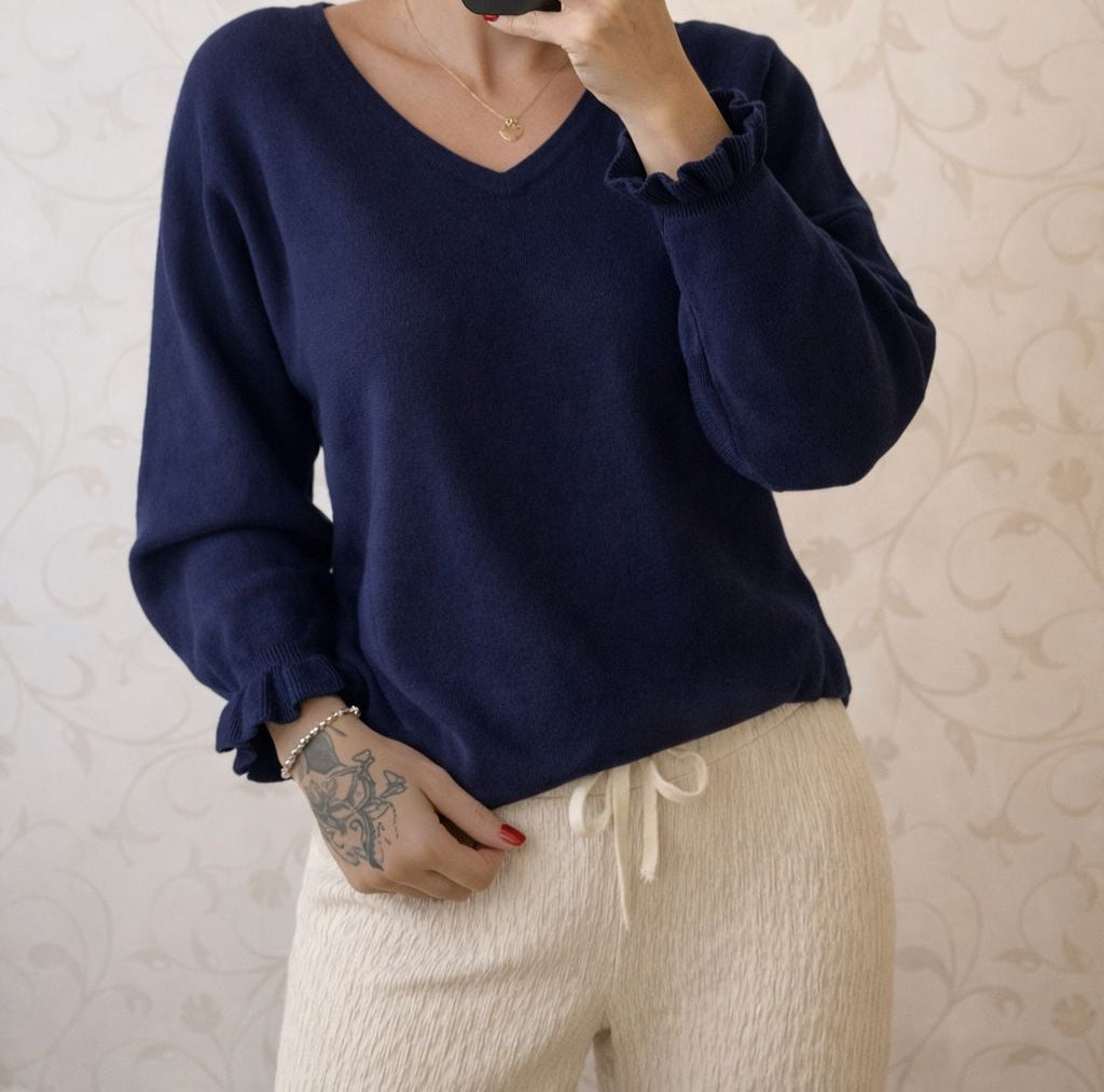 Feinstrick Pullover mit V-Ausschnitt und Rüschenärmel