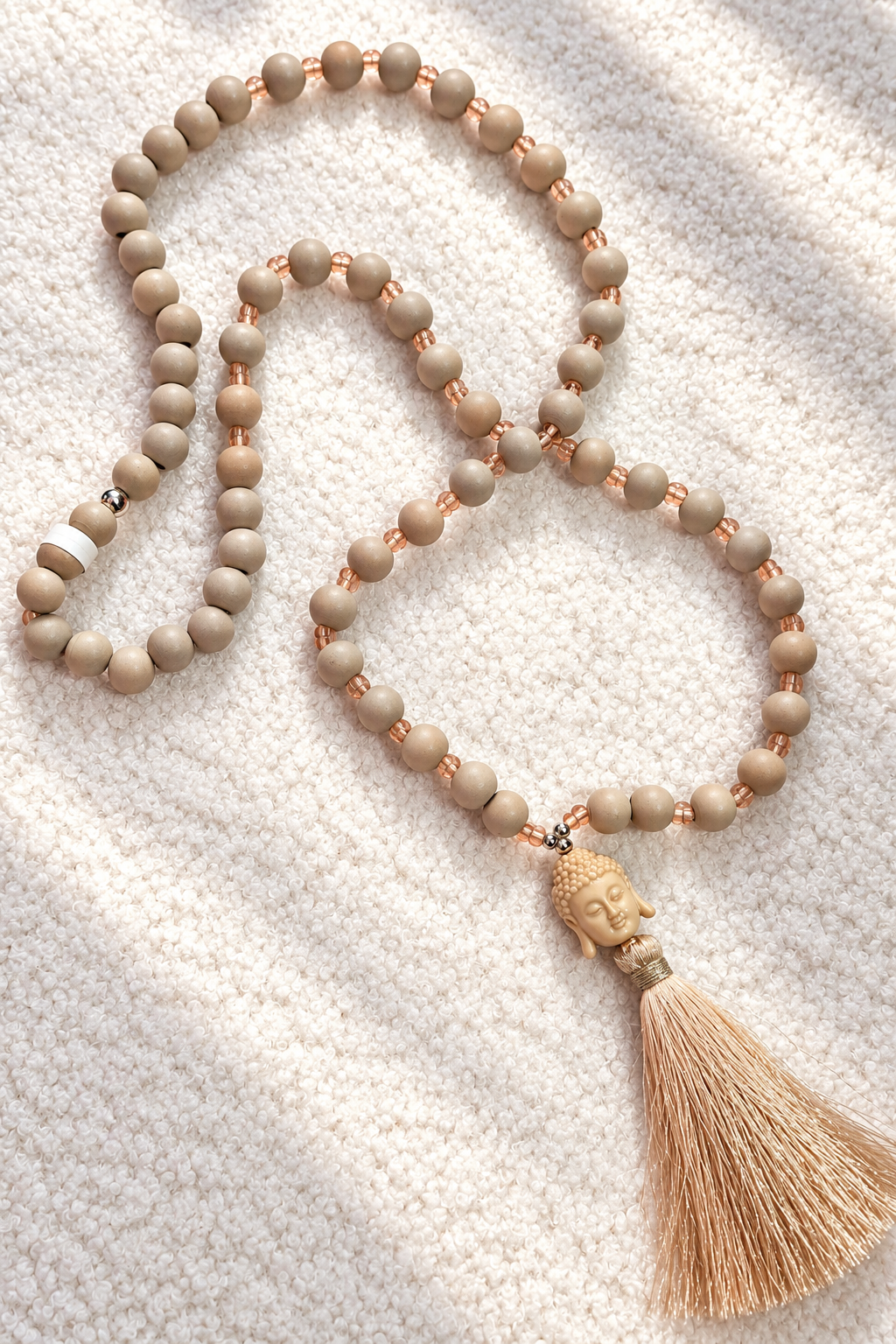 Mala Kette mit Buddha-Anhänger & Quaste Taupe