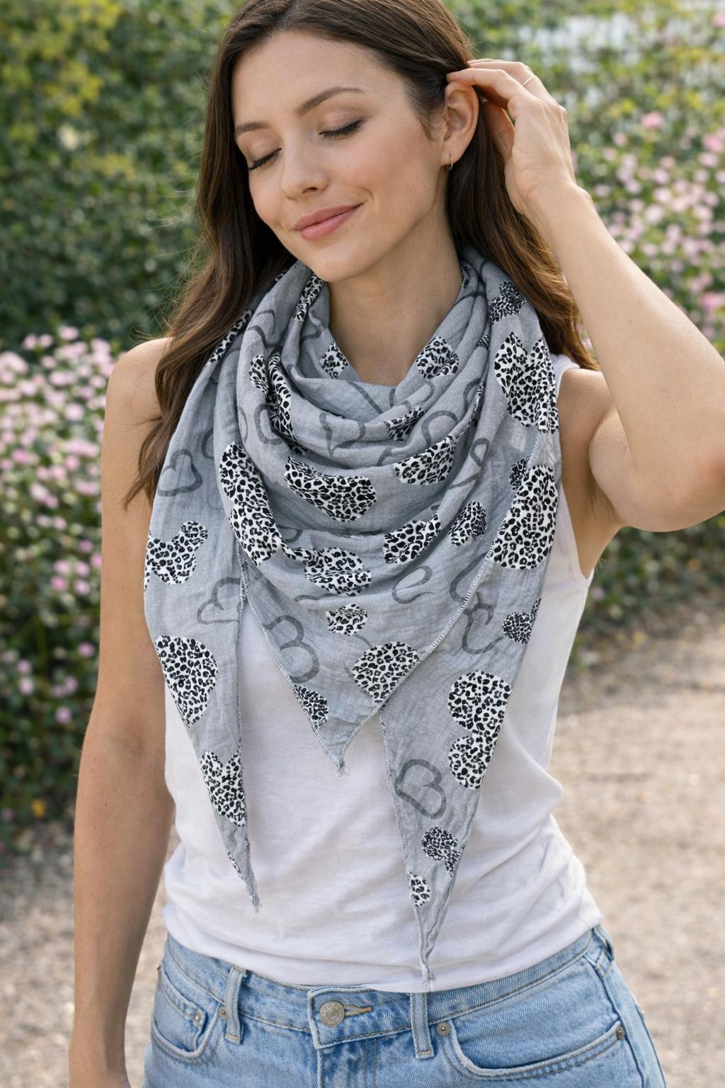 Musselin Tuch Damen aus Baumwolle mit Herzmuster und Leo-Print – leichtes Dreieckstuch Halstuch