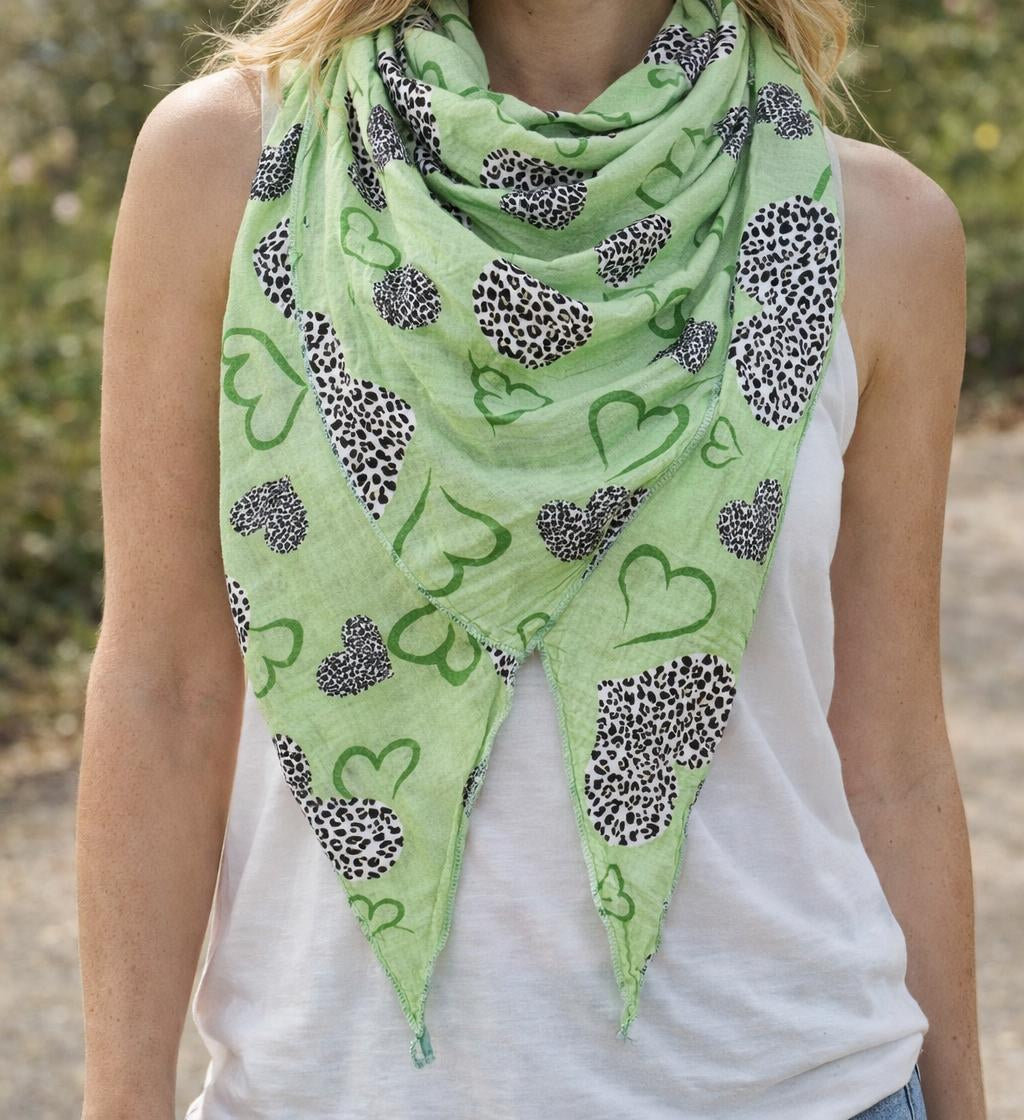 Musselin Tuch Damen aus Baumwolle mit Herzmuster und Leo-Print – leichtes Dreieckstuch Halstuch