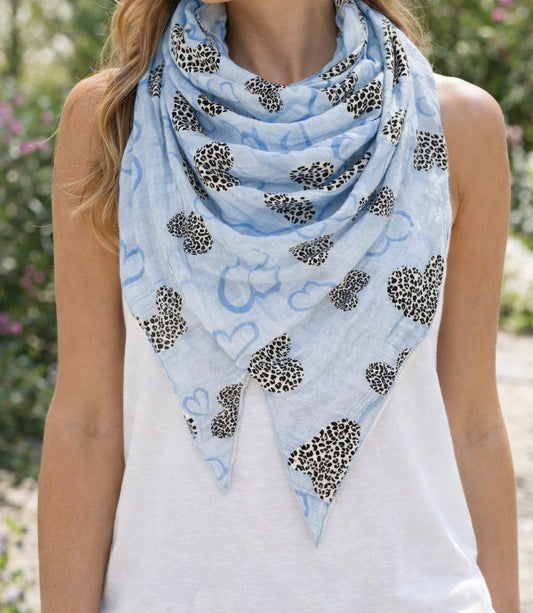 Musselin Tuch Damen aus Baumwolle mit Herzmuster und Leo-Print – leichtes Dreieckstuch Halstuch