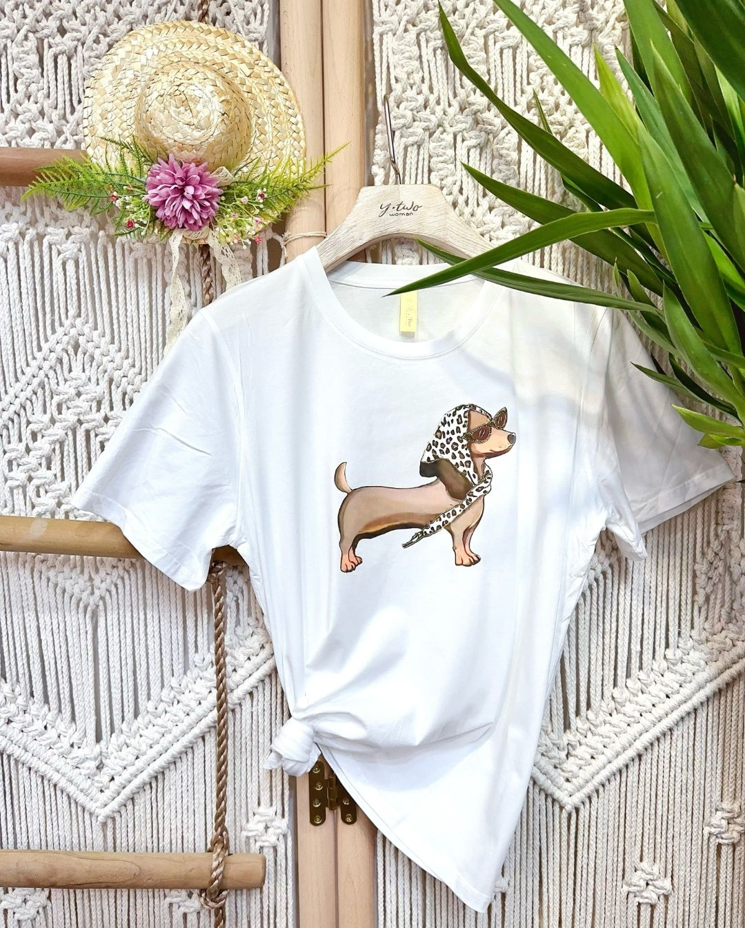 Damen T-Shirt „Fashion Dackel“ – mit Sonnenbrille & Leo-Schal | versch. Farben