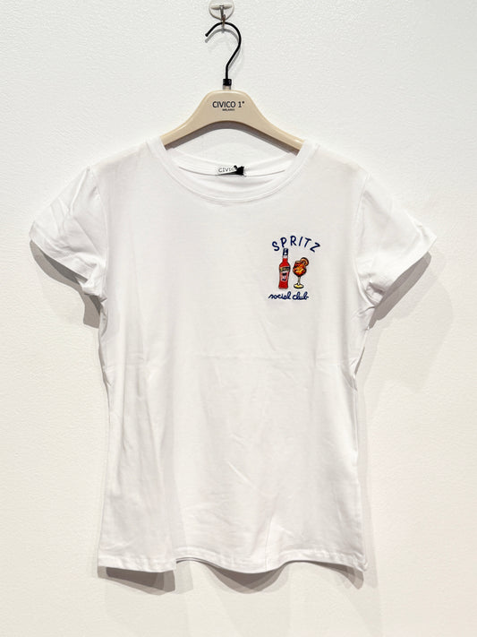 weißes T-shirt mit eingestickter Aperol Flasche und Aperol Glas