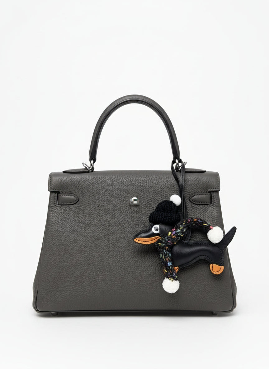 Anhänger DACKEL WINTER mit Mütze und Schal