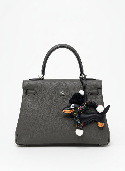 Anhänger DACKEL WINTER mit Mütze und Schal