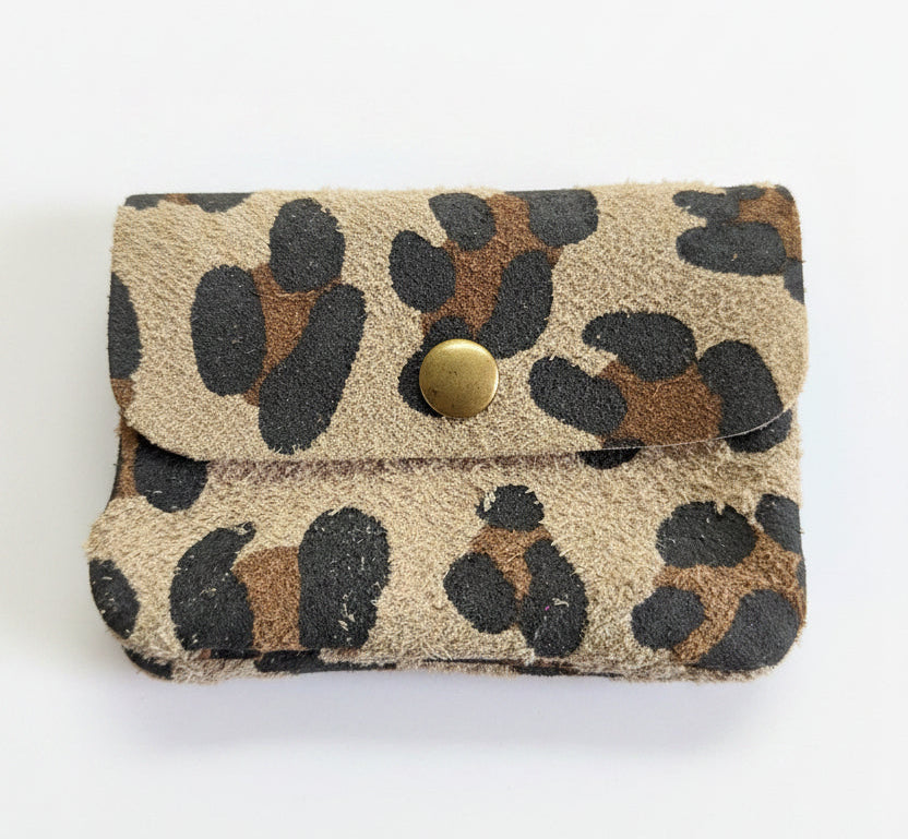 Geldbeutel Portemonnaie aus Wildleder mit Leo Print