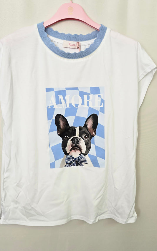 Damen T-Shirt mit Hundeprint und AMORE Schriftzug mit Wellenkragen