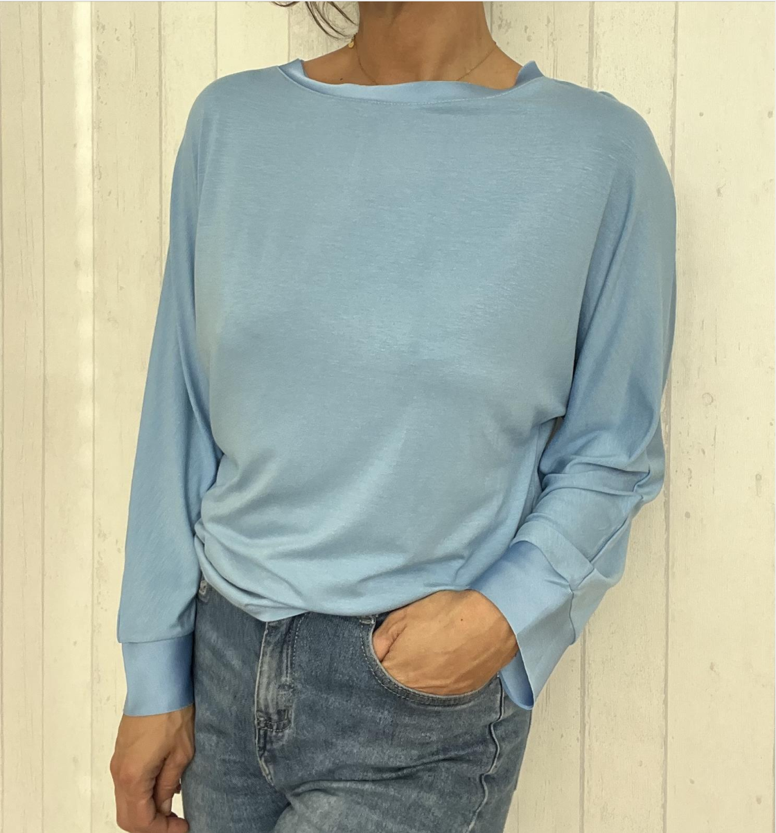 Basic-Longsleeve mit Satin-Details – Eleganz trifft auf lässigen Komfort