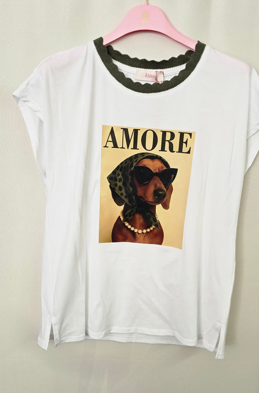 Damen T-Shirt mit Dackelprint und AMORE Schriftzug mit Wellenkragen