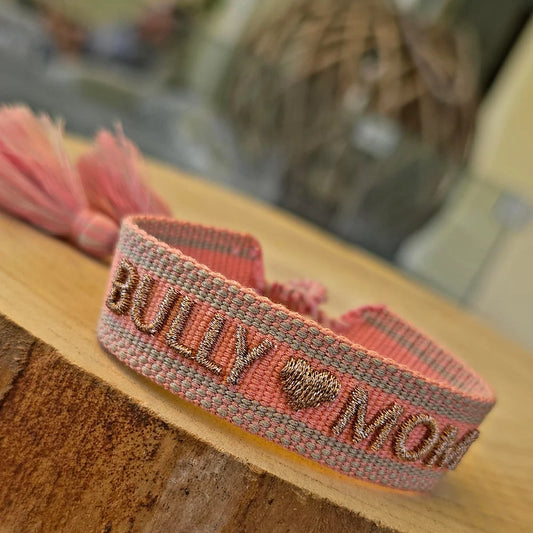 Handgewebtes Armband „BULLY MOM“ – Rosa & Gold | Statement-Schmuck für Hundemamas