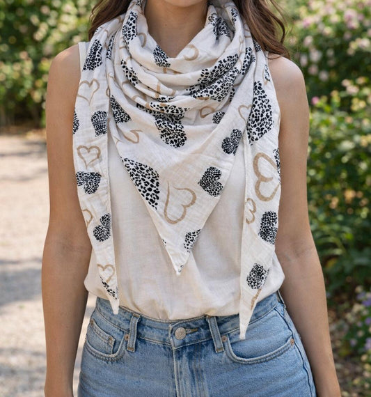 Musselin Tuch Damen aus Baumwolle mit Herzmuster und Leo-Print – leichtes Dreieckstuch Halstuch