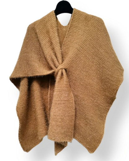 Kuscheliger Mohair Poncho mit Schlaufe